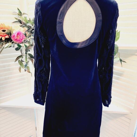 ADELYN RAE NEW VELVET FLORAL CUT OUT DRESS S/M - Picture 4 of 7